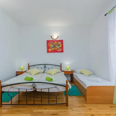 Vila Irena * Rebići