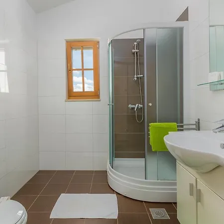Vila Irena * Rebići